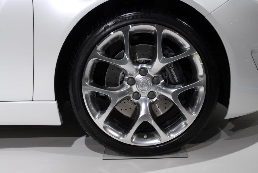 Buick Regal GS 2011 года  (фото 46 из 69)